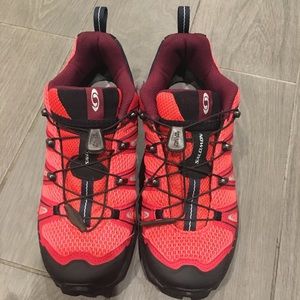 Salomon sneaker, hiking shoes. Size 6.
